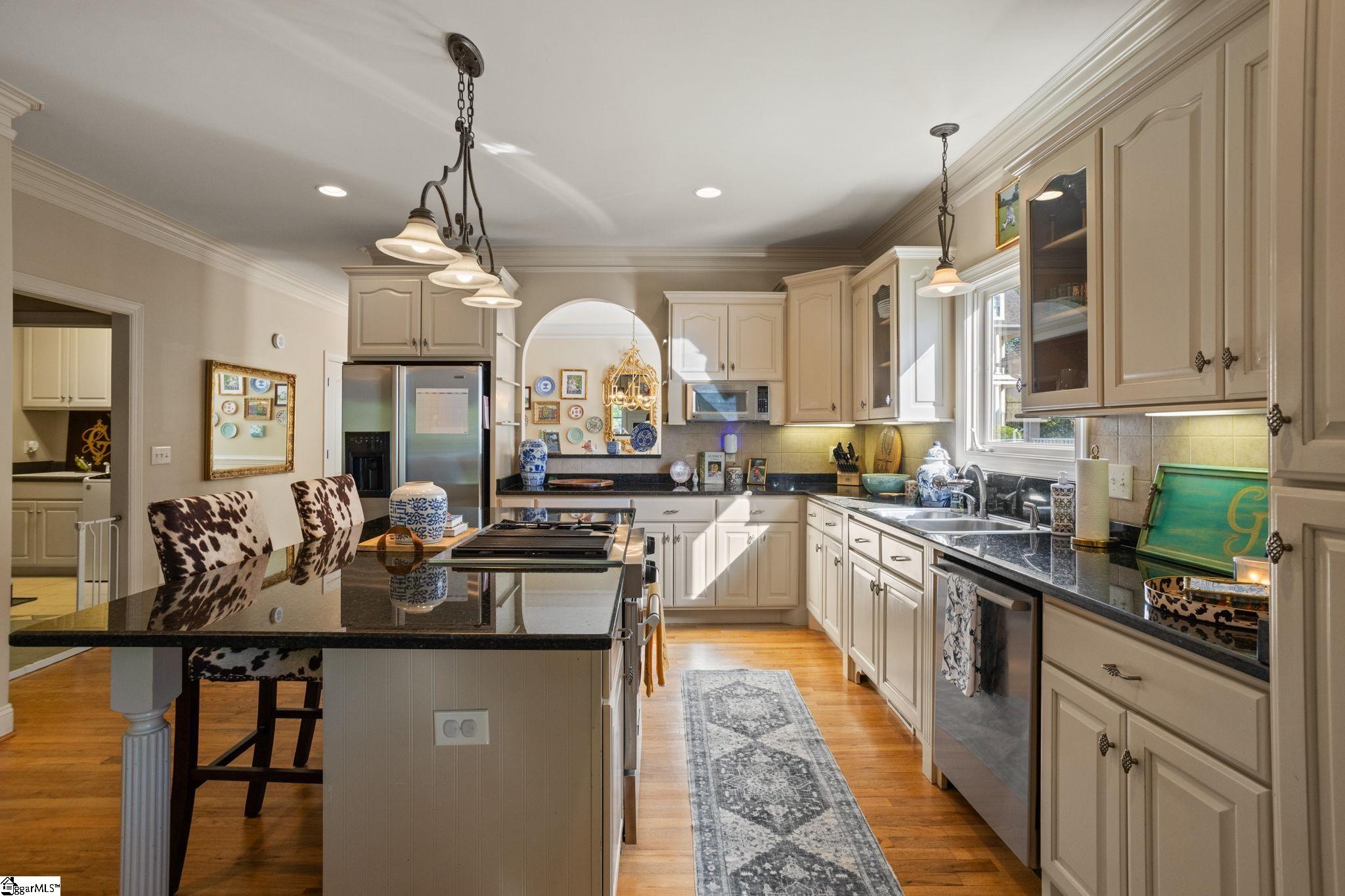 21 Kershaw Court Greenville, SC 29607 - Photo 13 of 48