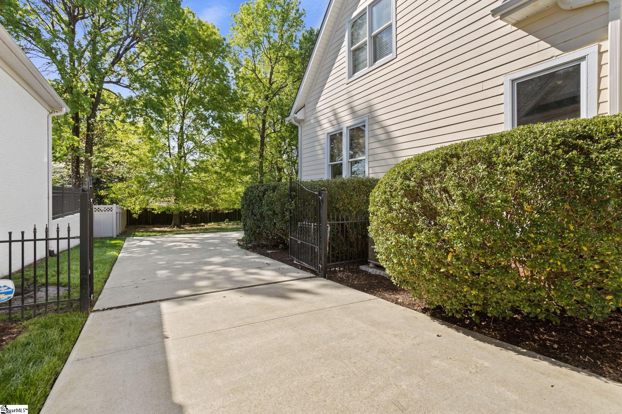 21 Kershaw Court Greenville, SC 29607 - Photo 43 of 48