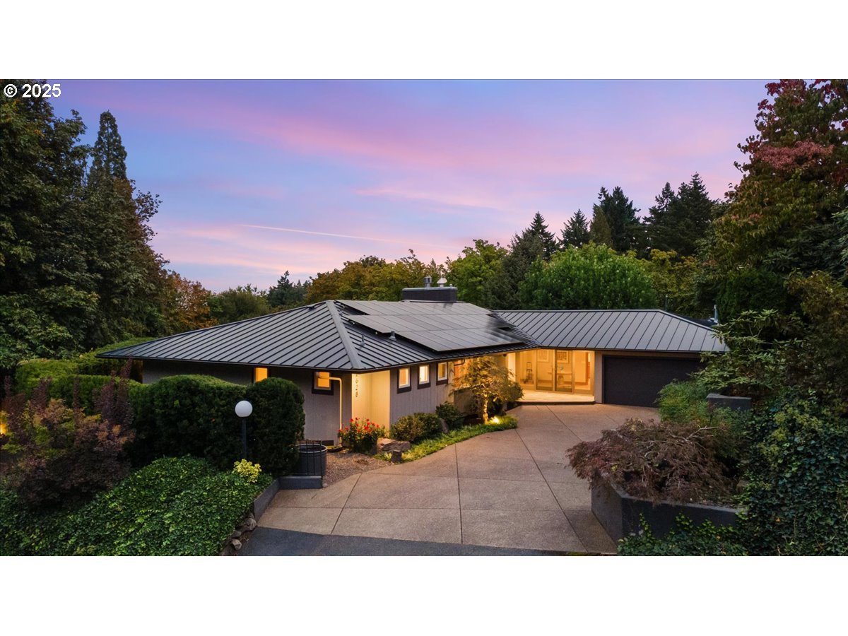 2628 Southwest Patton Court Portland, OR 97201 - Photo 26 of 36 Gallery Image 26