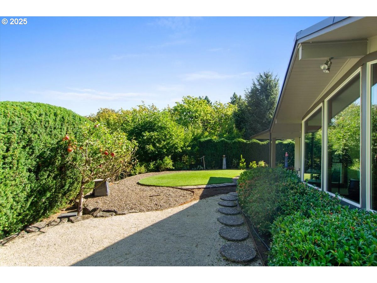 2628 Southwest Patton Court Portland, OR 97201 - Photo 27 of 36 Gallery Image 27
