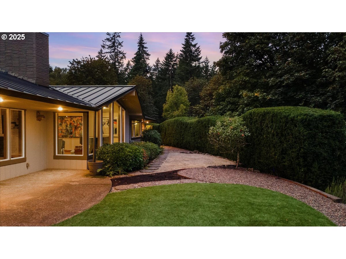 2628 Southwest Patton Court Portland, OR 97201 - Photo 30 of 36 Gallery Image 30