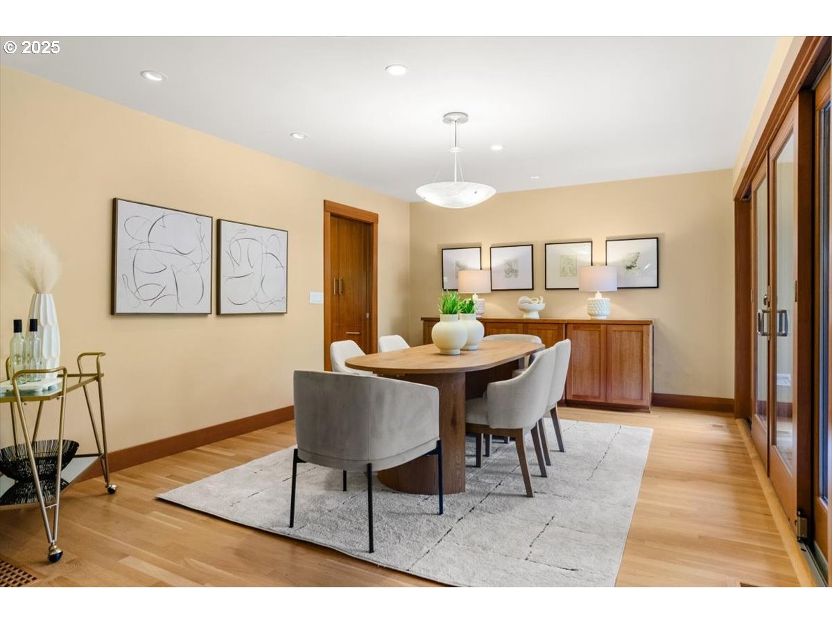 2628 Southwest Patton Court Portland, OR 97201 - Photo 6 of 36 Dining Room