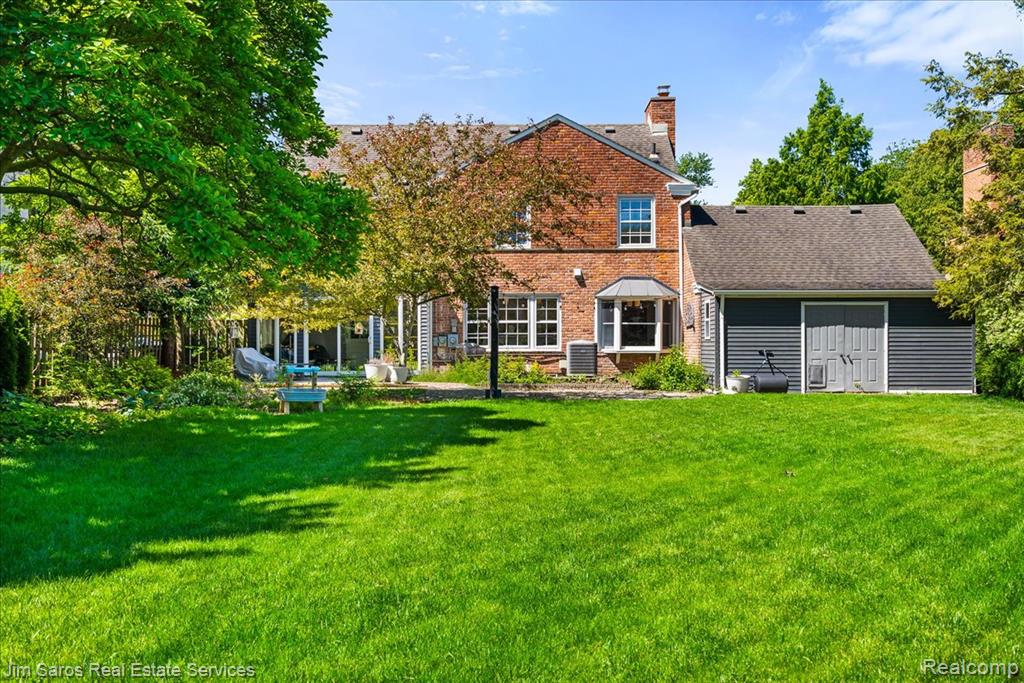 628 Middlesex Road Grosse Pointe, MI 48230 - Photo 6 of 7 Gallery Image 6