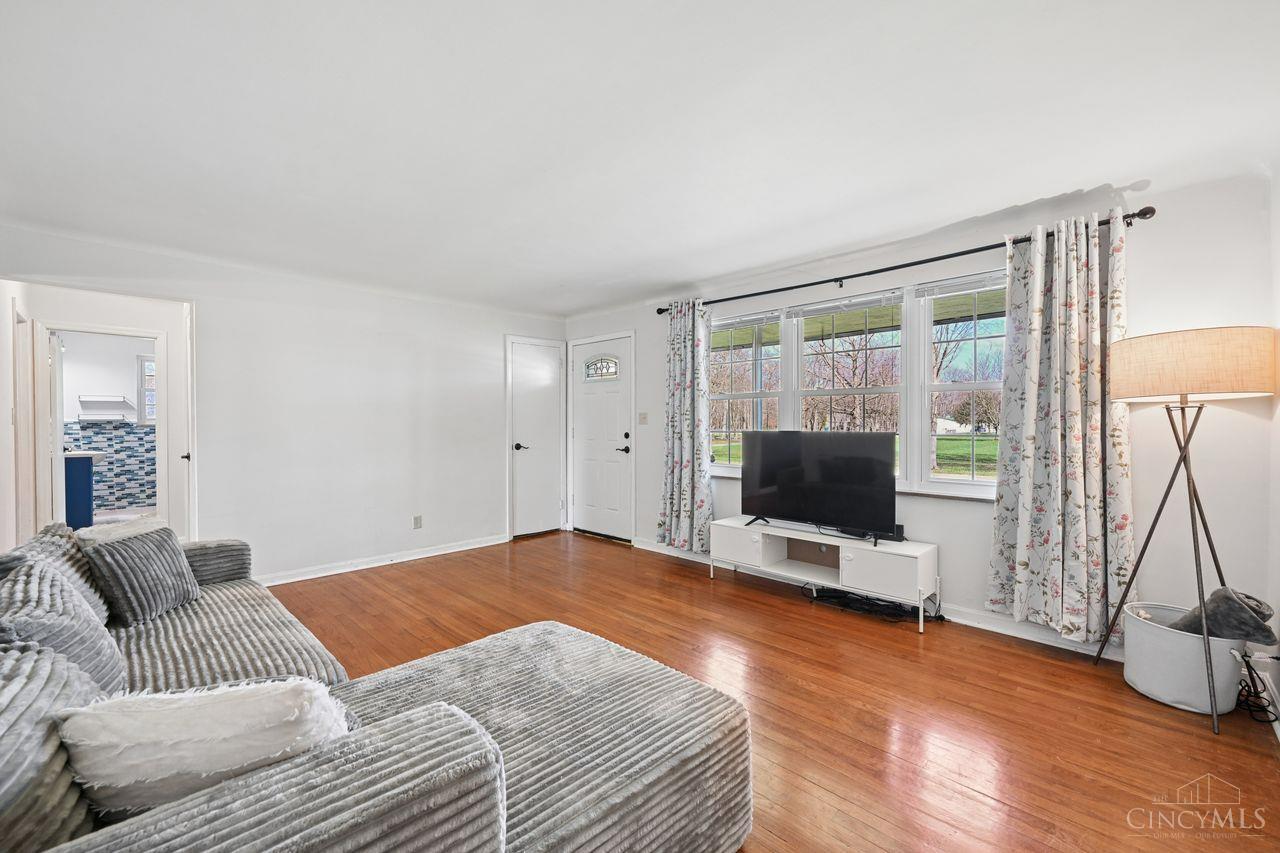 328 Apple Road Amelia, OH 45102 - Photo 6 of 36