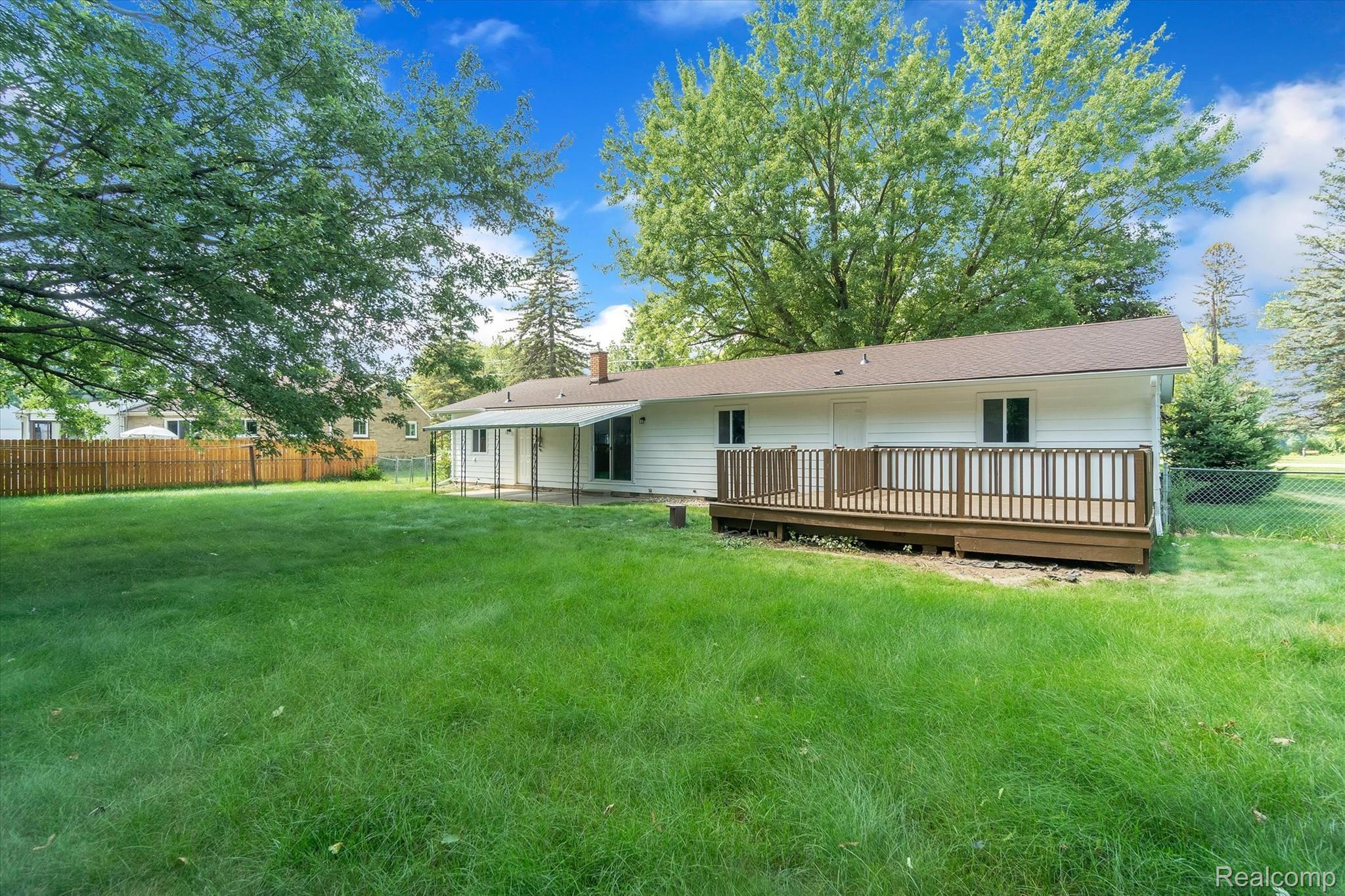 6504 North Genesee Road Flint, MI 48506 - Photo 30 of 35 30-6504 N Genesee Rd-Windowstill Real Estate Photography-29.jpg