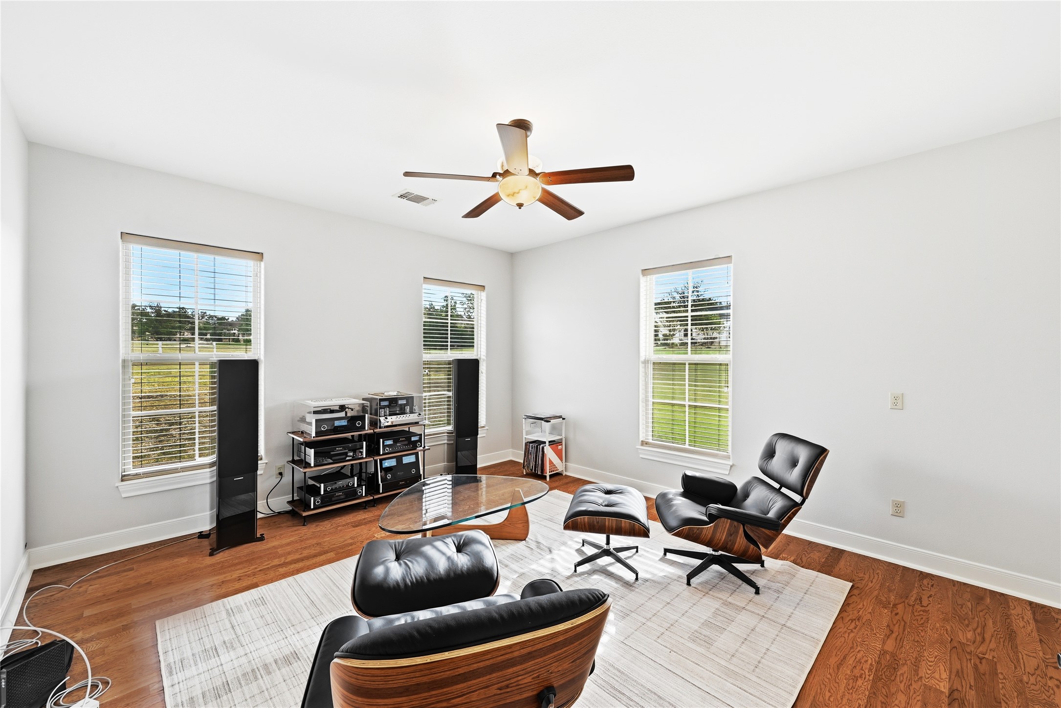 140 Winchester Road Bastrop, TX 78602 - Photo 27 of 36 Spare Bedroom 2 - Nice bedroom with lots of light (corner room)