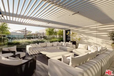 $2,750,000 | 9200 Wilshire Boulevard, Unit 504E, Beverly Hills, CA 90212