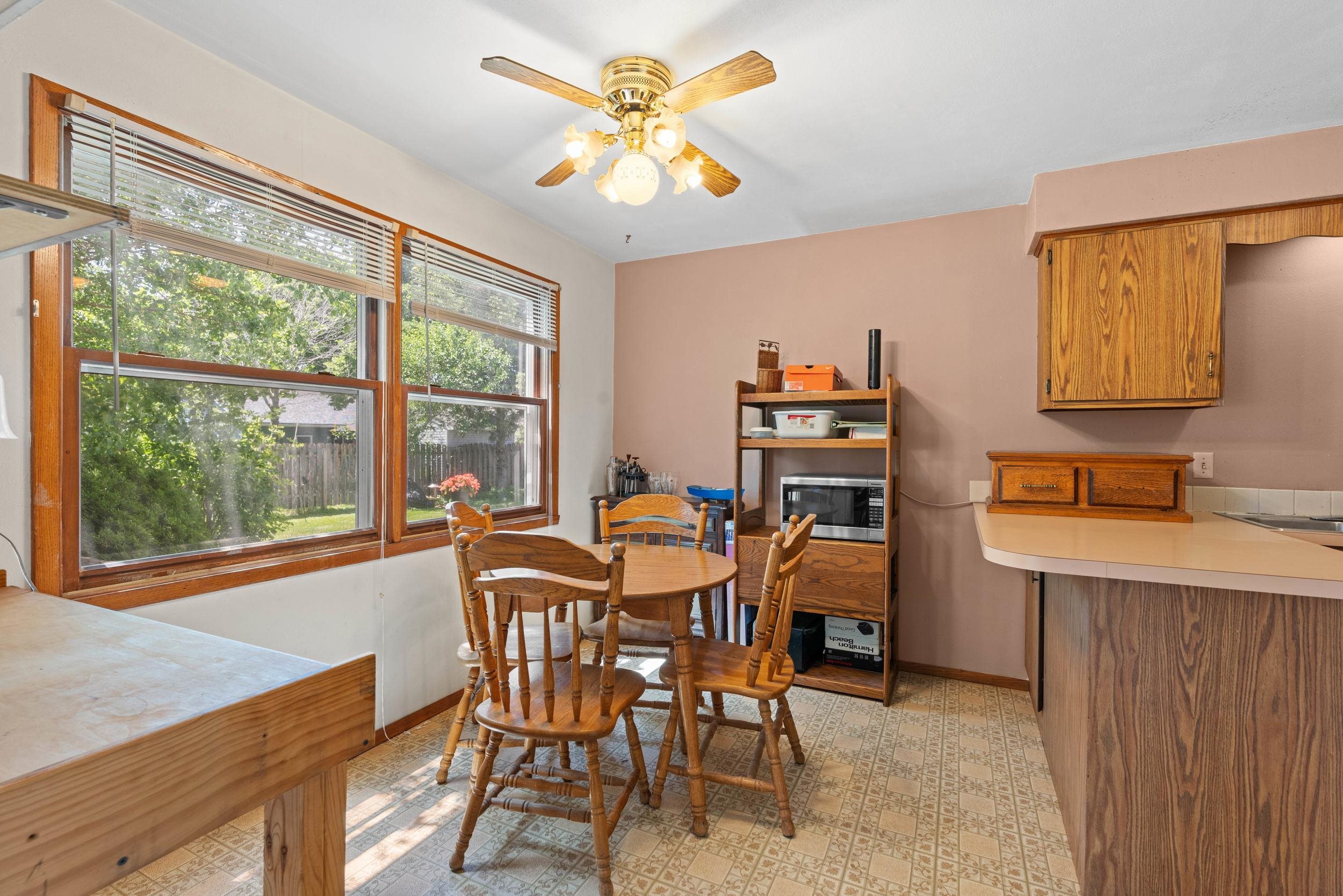 1633 West Weiland Lane Appleton, WI 54914 - Photo 6 of 52