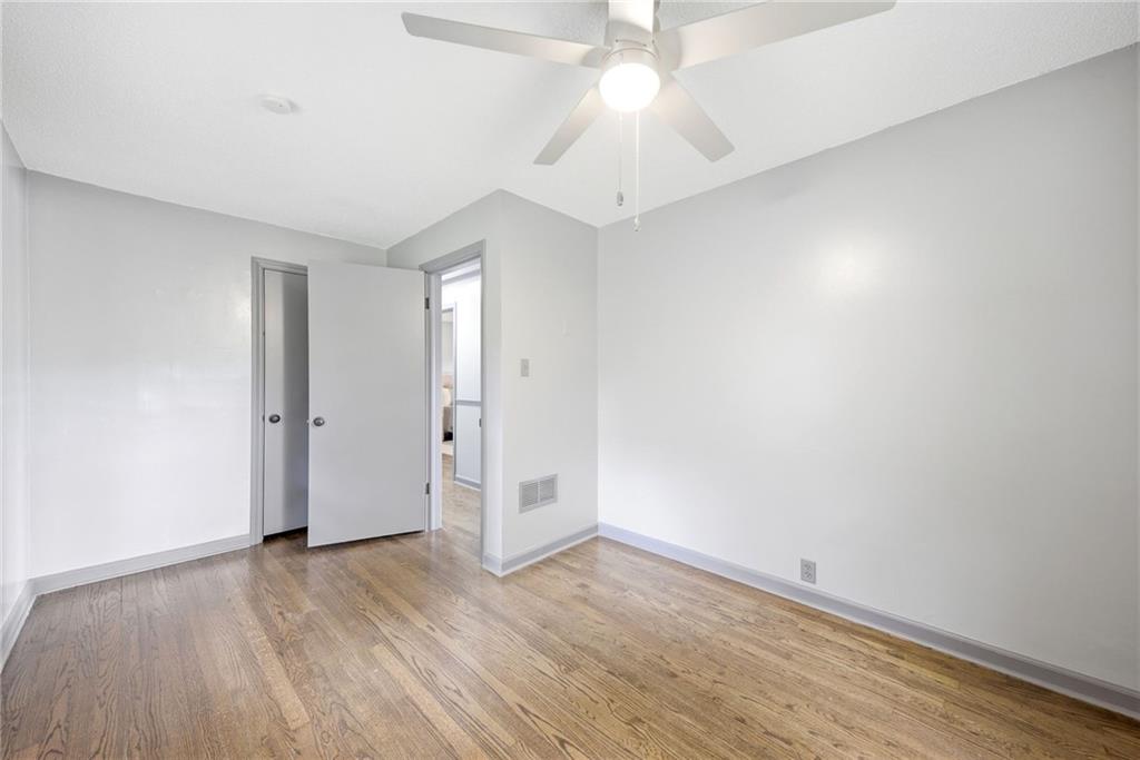 11008 Grandview Road Kansas City, MO 64137 - Photo 38 of 52