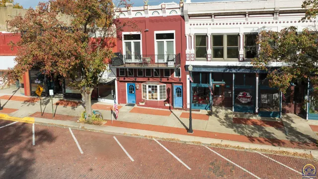 $289,000 | 110 West 5th Street, Holton, KS 66436