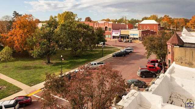 $289,000 | 110 West 5th Street, Holton, KS 66436