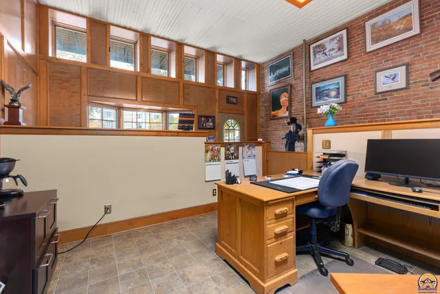 $289,000 | 110 West 5th Street, Holton, KS 66436