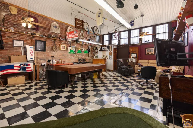 $289,000 | 110 West 5th Street, Holton, KS 66436