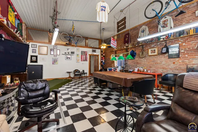 $289,000 | 110 West 5th Street, Holton, KS 66436