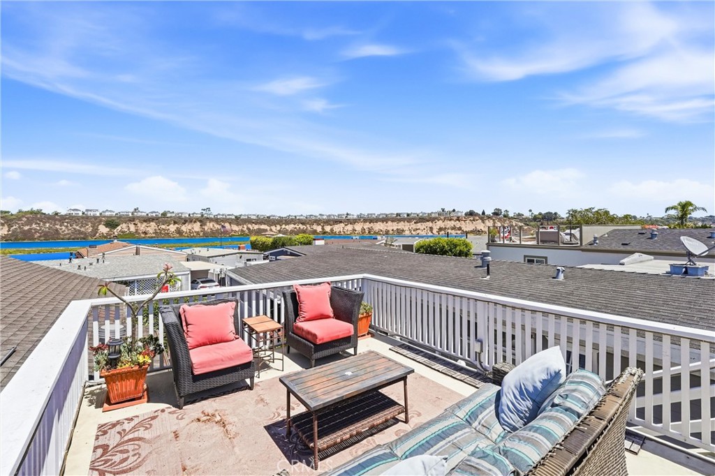 53 Saratoga Newport Beach, CA 92660 - Photo 28 of 38 Gallery Image 28