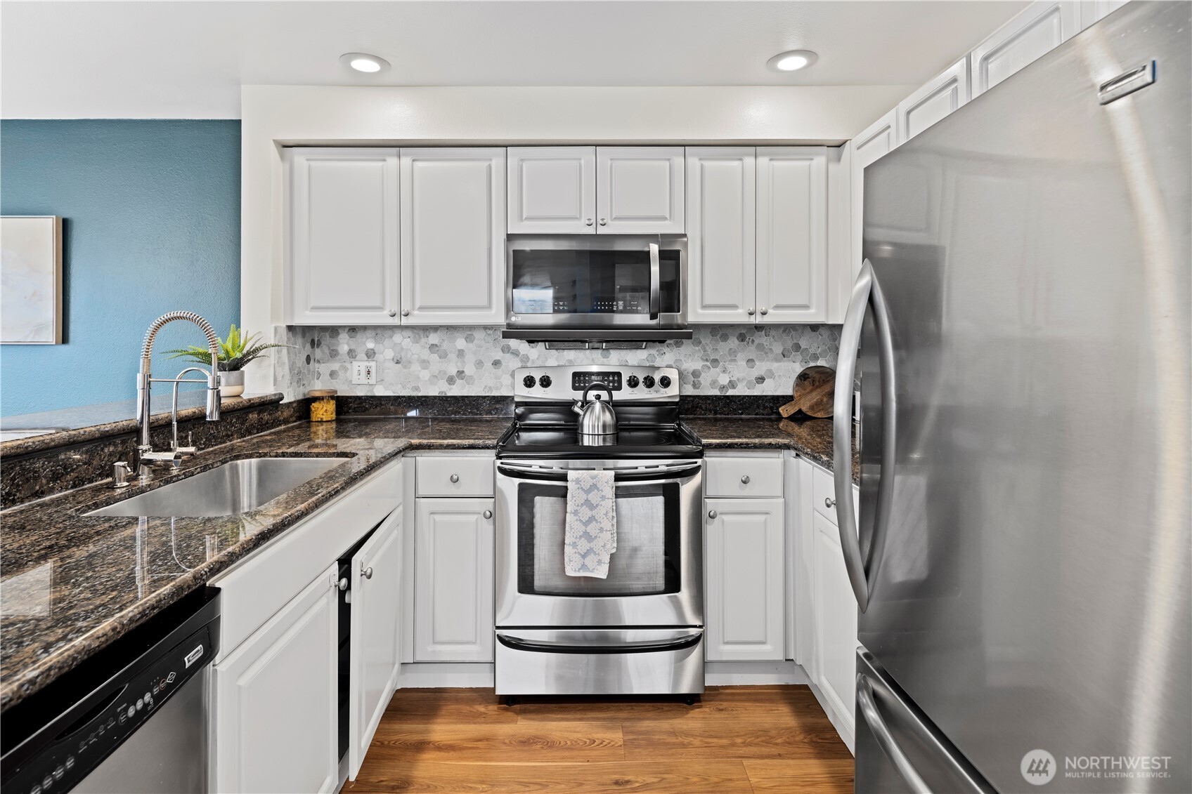 500 Aloha Street, Unit 308 Seattle, WA 98109 - Photo 7 of 23