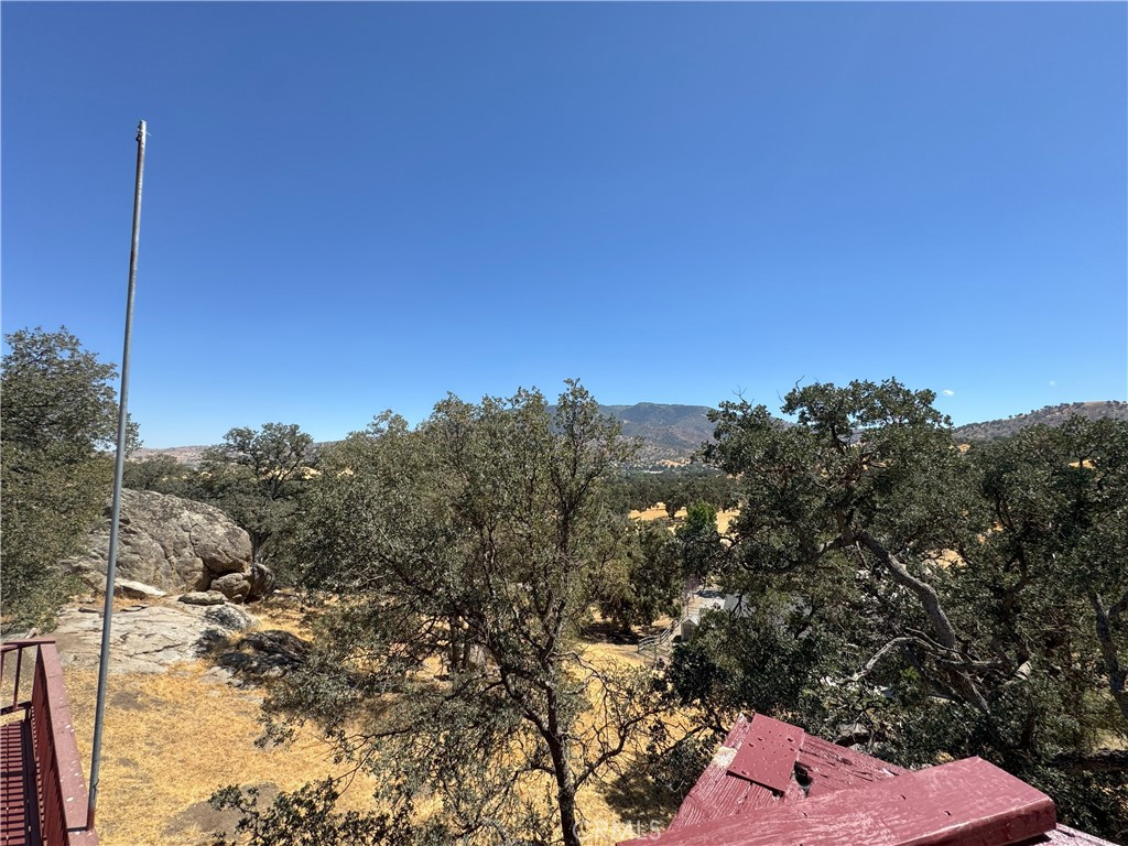 18720 Wingfoot Place Tehachapi, CA 93561 - Photo 16 of 26 a view of a outdoor space with mountain view