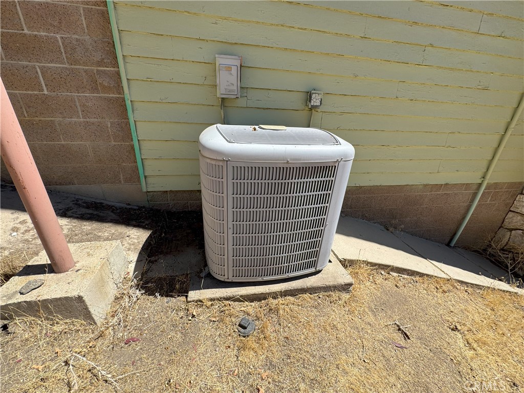 18720 Wingfoot Place Tehachapi, CA 93561 - Photo 26 of 26 a view of water heater