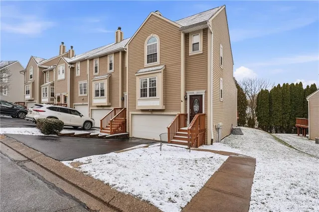 $315,000 | 2671 Hunters Point Drive, Wexford, PA 15090