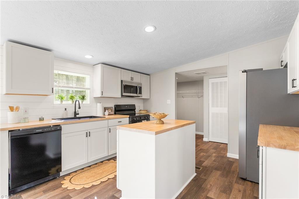 7761 Old 421 Road Liberty, NC 27298 - Photo 27 of 43