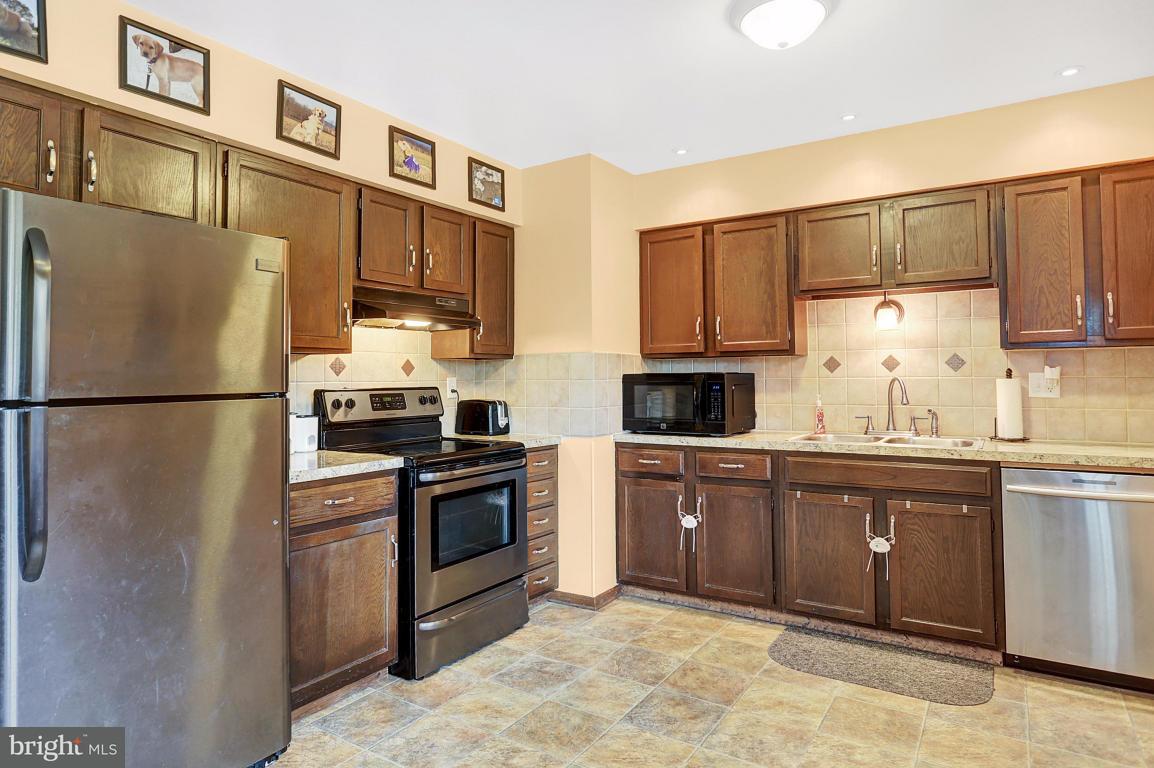 274 Furnace Hill Road Elizabethtown, PA 17022 - Photo 3 of 17 Gallery Image 3