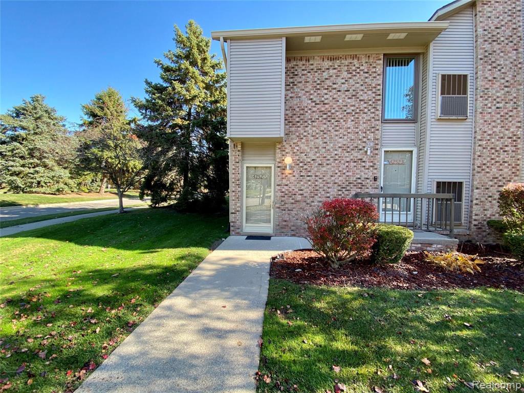 42521 Lilley Point Canton, MI 48187 - Photo 1 of 18