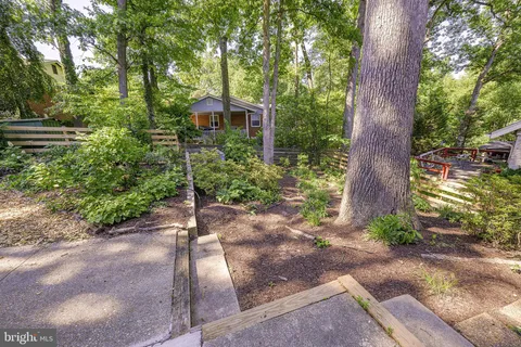 $650,000 | 5 Olivewood Court, Greenbelt, MD 20770