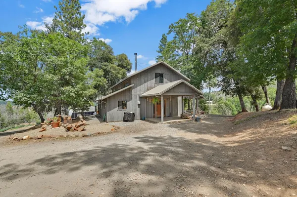 $1,095,000 | 6640 Railroad Flat Road, Mountain Ranch, CA 95246