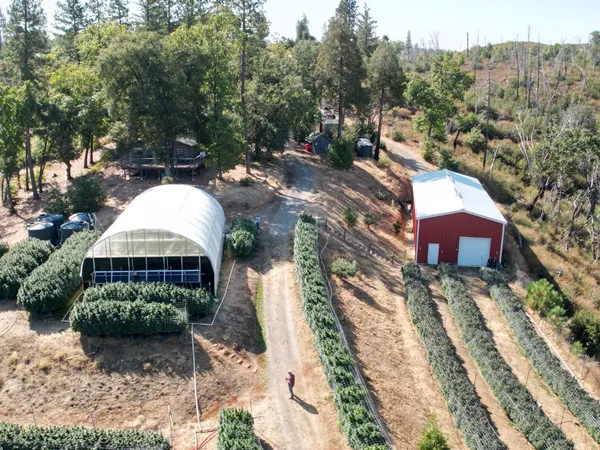 $1,095,000 | 6640 Railroad Flat Road, Mountain Ranch, CA 95246