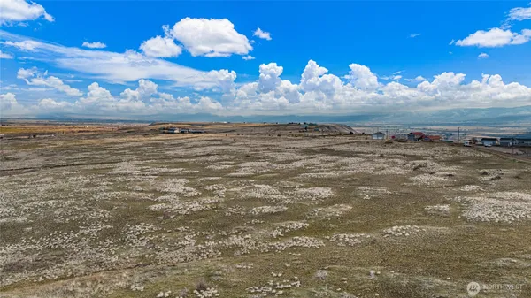 a view of a sky