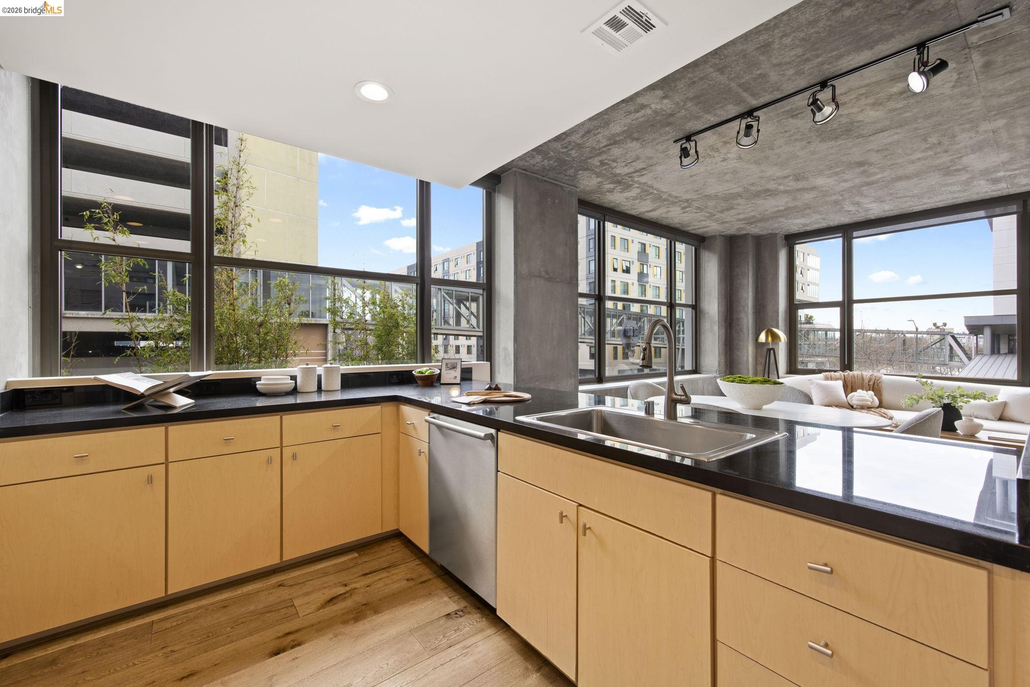 311 2nd Street, Unit 311 Oakland, CA 94607 - Photo 19 of 58