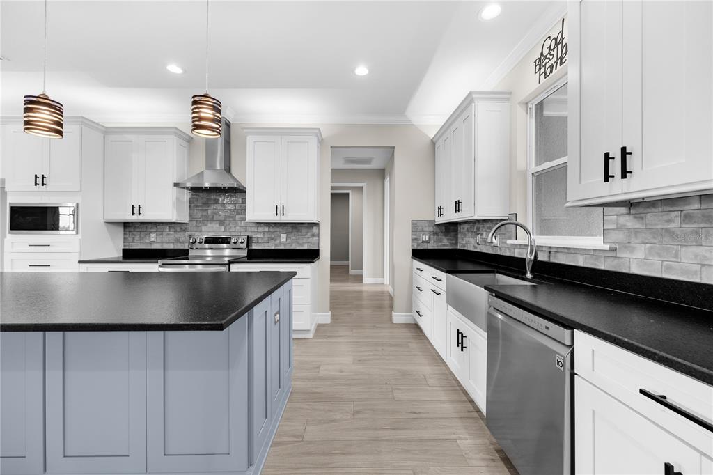 8715 Northwest 18th Circle Ocala, FL 34475 - Photo 7 of 28