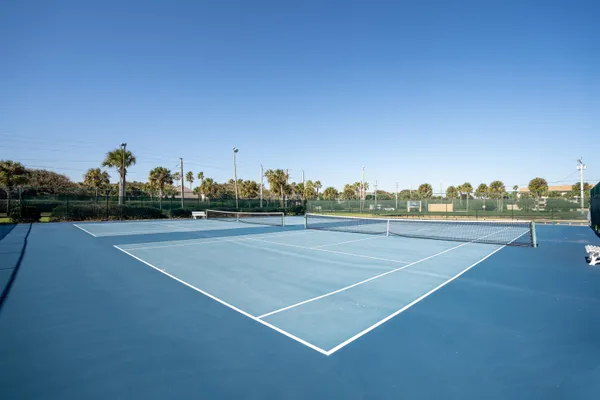 a view of an outdoor space