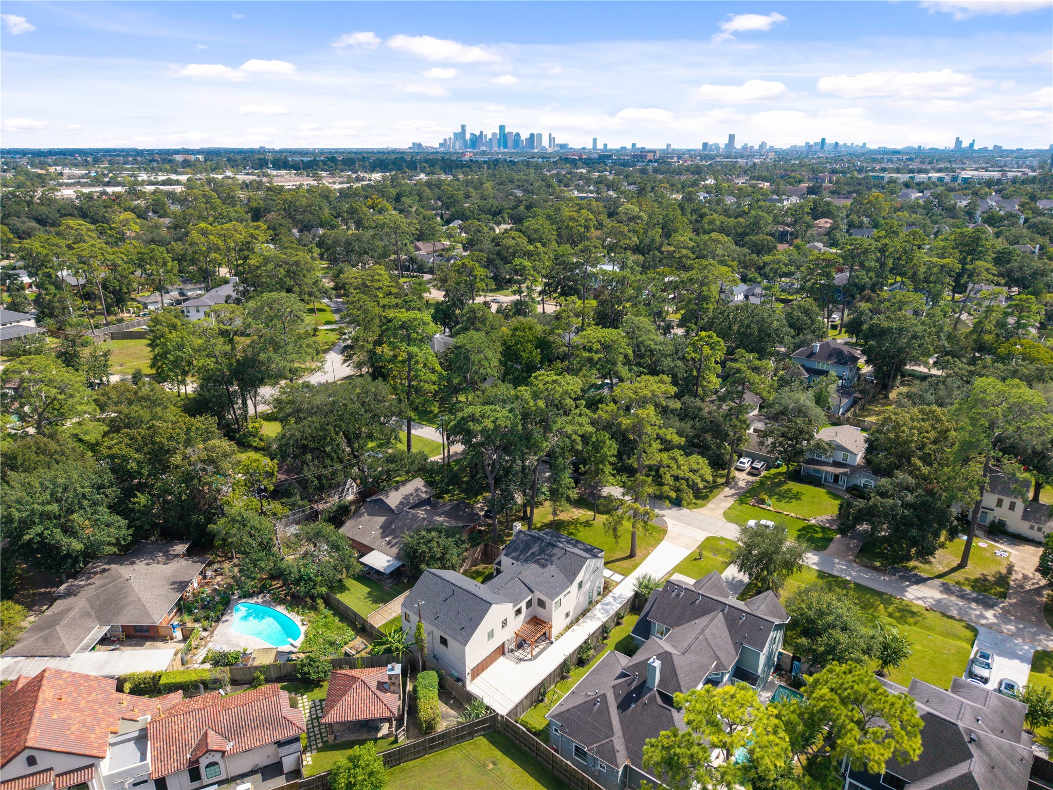 814 Azalea Street Houston, TX 77018 - Photo 23 of 25 an aerial view of residential houses with outdoor space