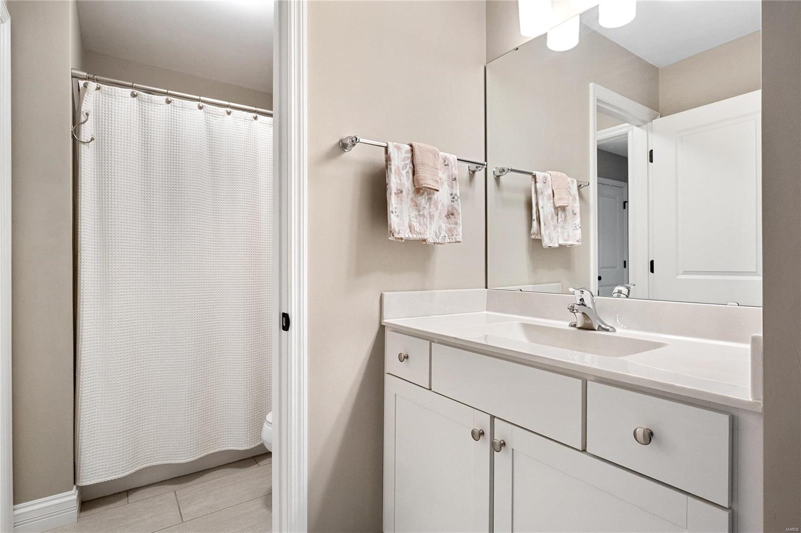 962 Silver Buck Lane Chesterfield, MO 63005 - Photo 35 of 49