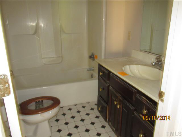 591 Tilghman Road Coats, NC 27521 - Photo 7 of 9