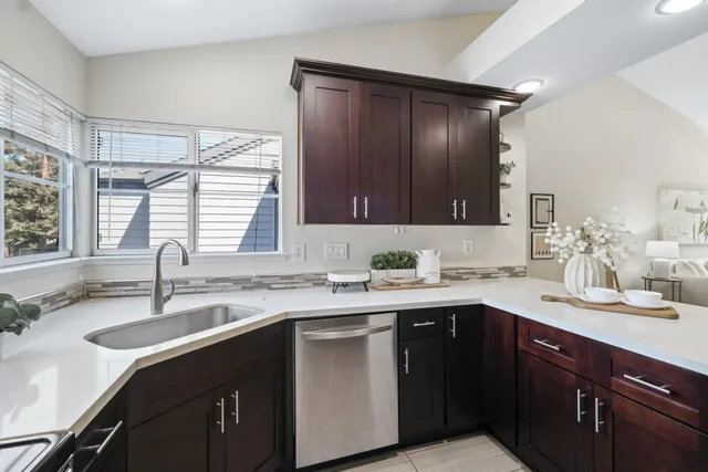 $868,000 | 1735 Parkview Green Circle, San Jose, CA 95131