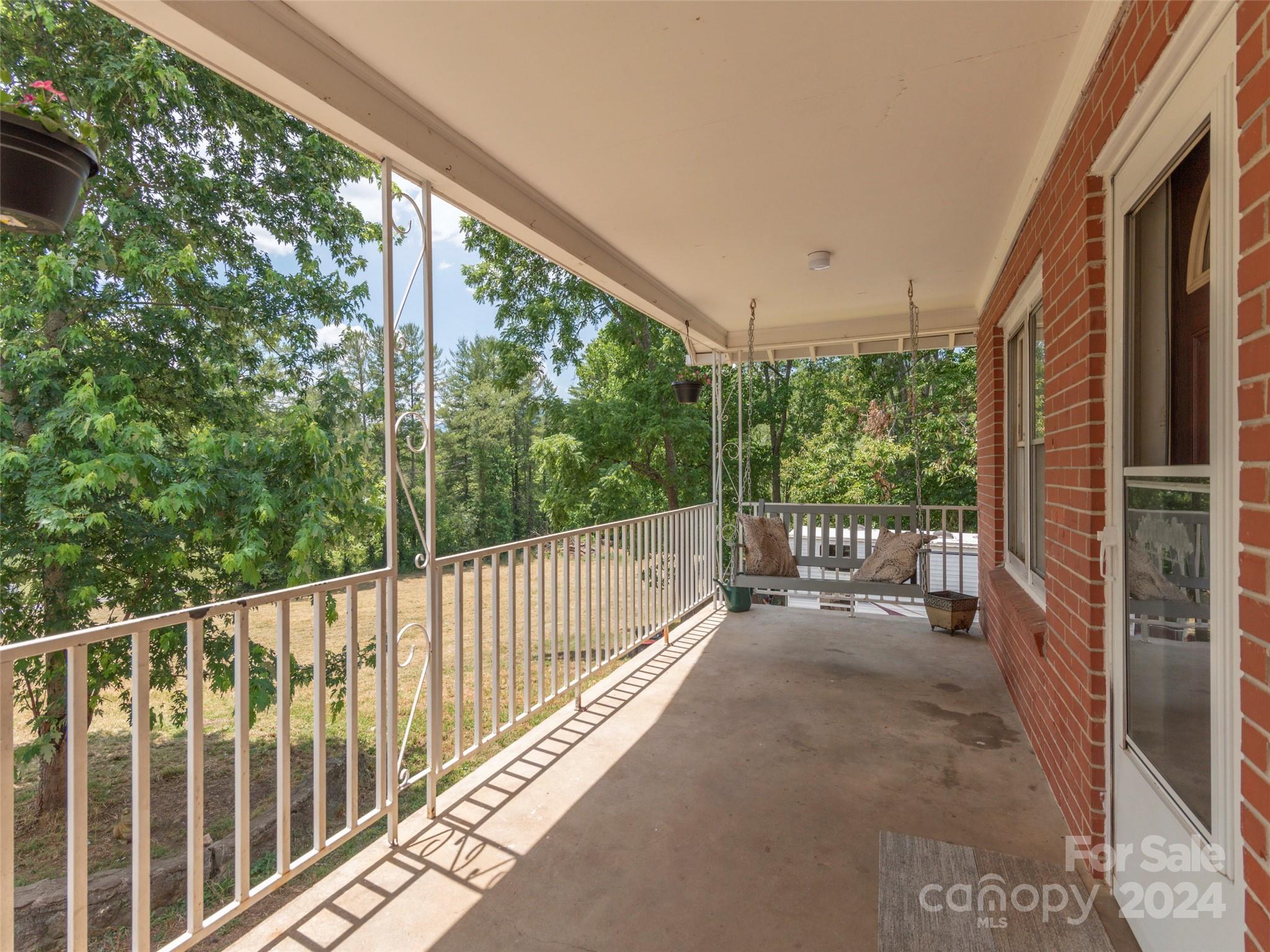 313 Peters Cove Road Waynesville, NC 28786 - Photo 5 of 48 Gallery Image 5
