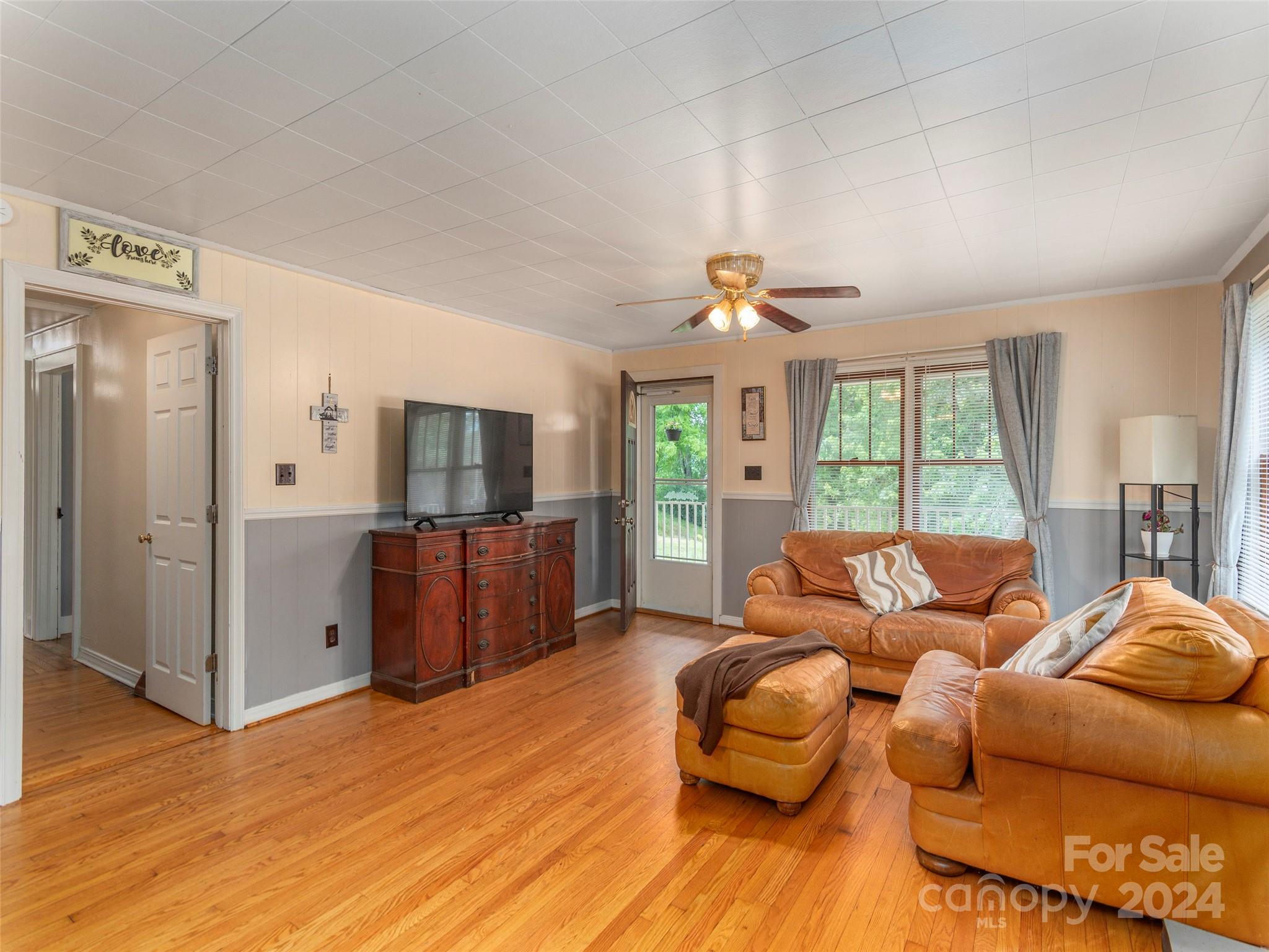313 Peters Cove Road Waynesville, NC 28786 - Photo 6 of 48 Gallery Image 6