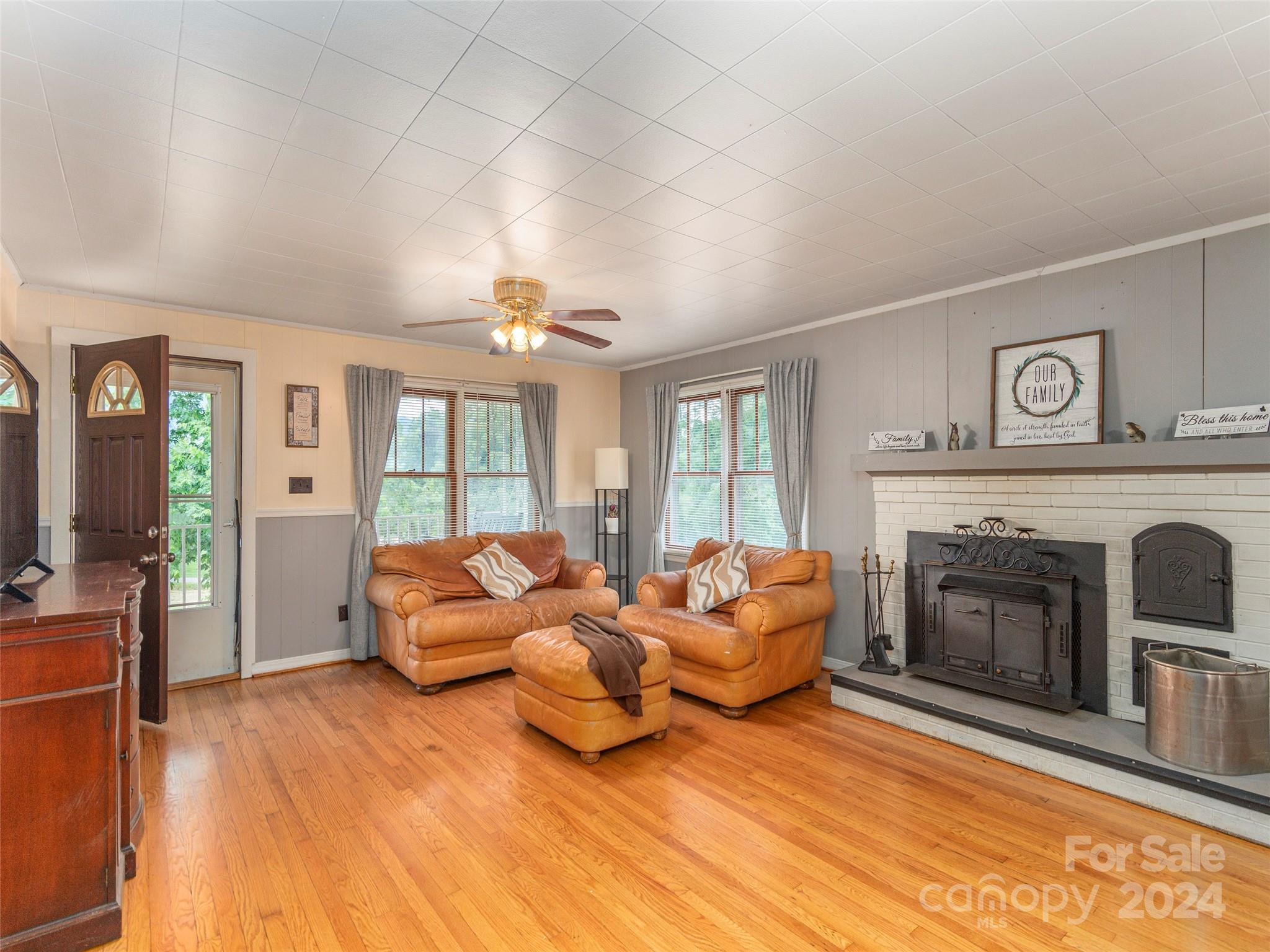 313 Peters Cove Road Waynesville, NC 28786 - Photo 7 of 48 Gallery Image 7