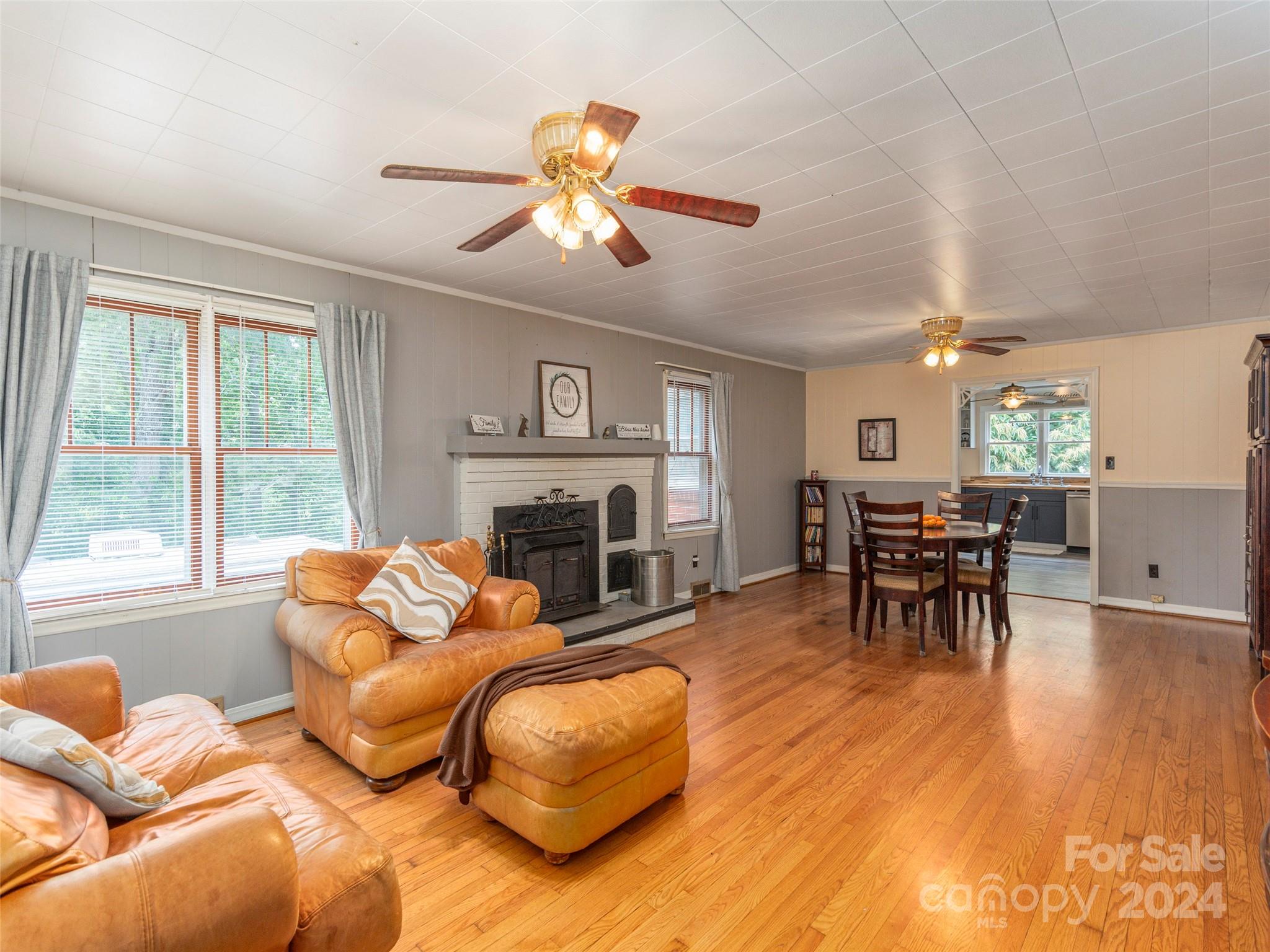 313 Peters Cove Road Waynesville, NC 28786 - Photo 8 of 48 Gallery Image 8