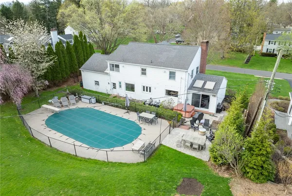 $649,900 | 75 Pickwick Drive, Pittsford, NY 14618