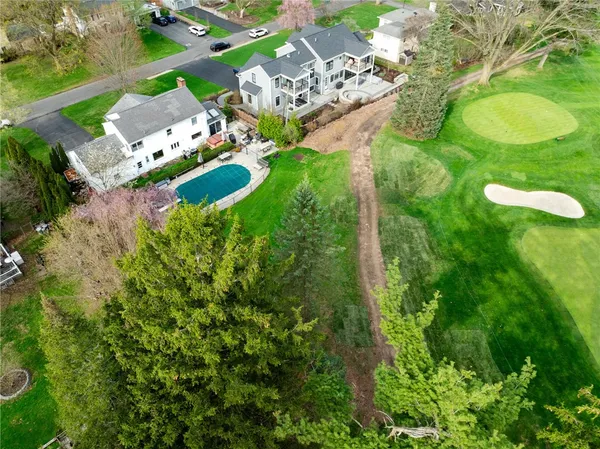 $649,900 | 75 Pickwick Drive, Pittsford, NY 14618