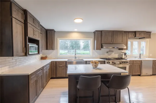 $649,900 | 75 Pickwick Drive, Pittsford, NY 14618