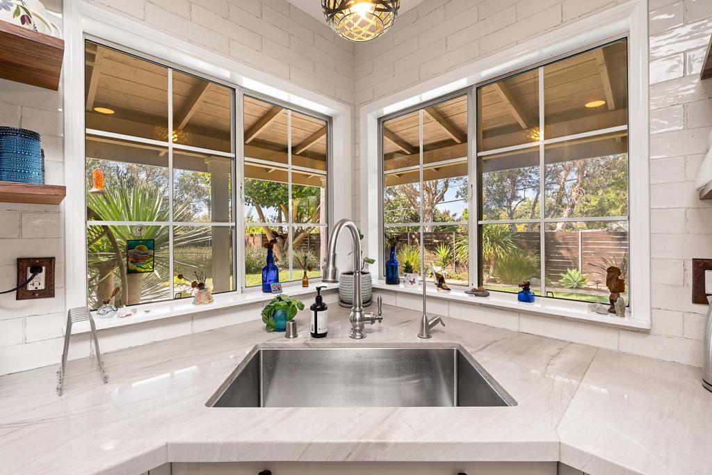 808 Palaro Drive Encinitas, CA 92024 - Photo 12 of 45