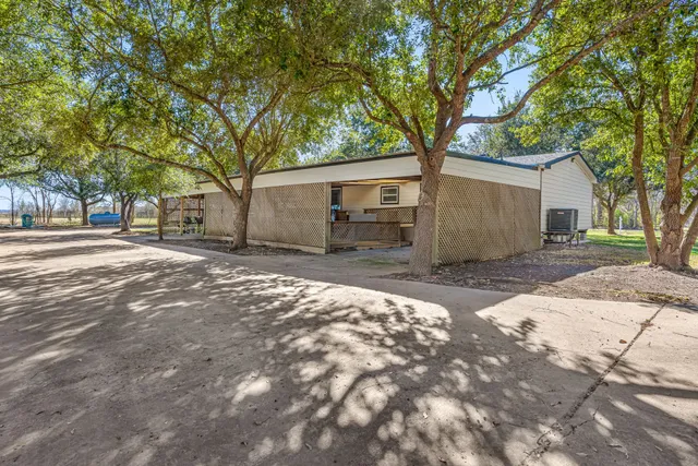$325,000 | 1491 Pecan Valley Road, Wharton, TX 77488