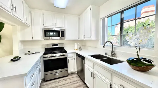 $799,000 | 3101 Plaza Del Amo, Unit 18, Torrance, CA 90503