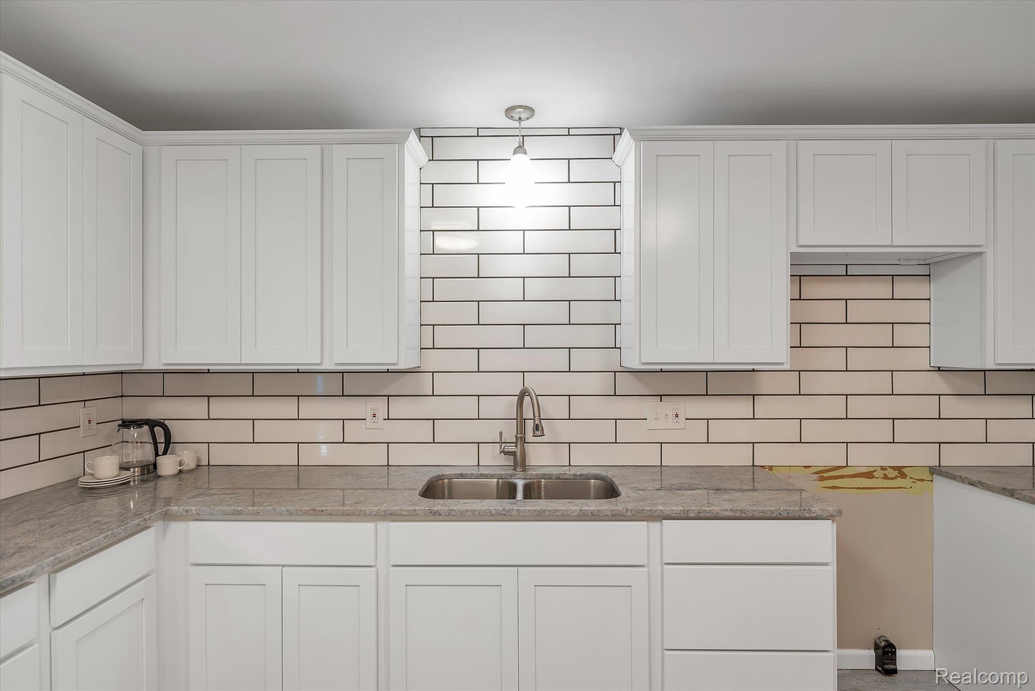 2485 Ruth Drive Fenton, MI 48430 - Photo 12 of 54 Gallery Image 12