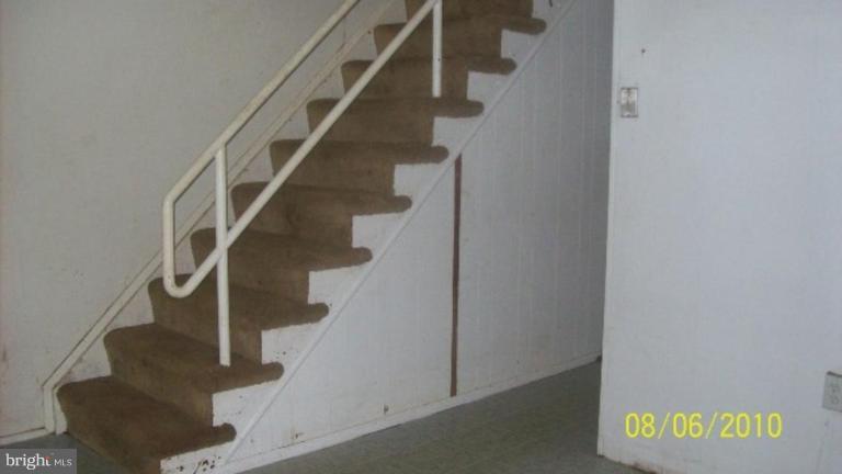 3404 Bero Road Halethorpe, MD 21227 - Photo 3 of 5 Staircase