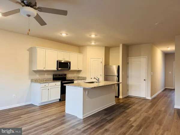 $1,750 | 15 Bloomsbury Street, Falling Waters, WV 25419